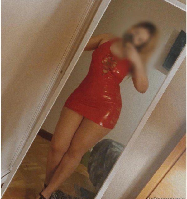 Sabrina completa muy fiesteira