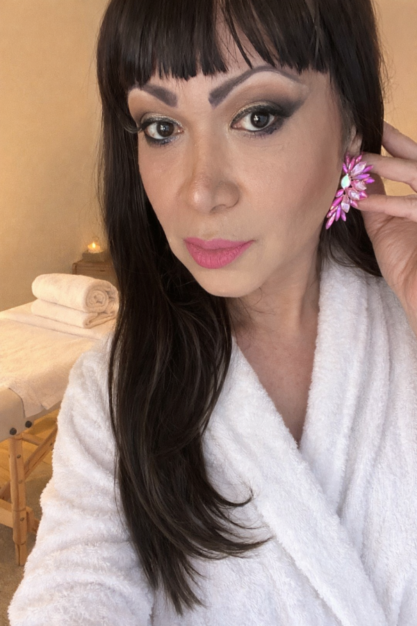 masajista en camilla discreción absoluta badal san