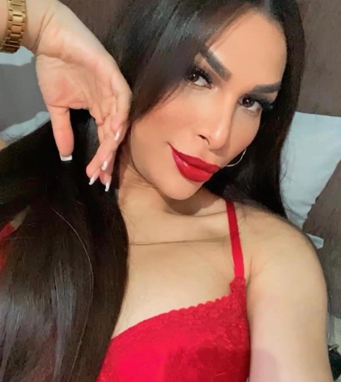 TRANS ARDIENTE POLLONA LECHERA SEXO ADICTIVO