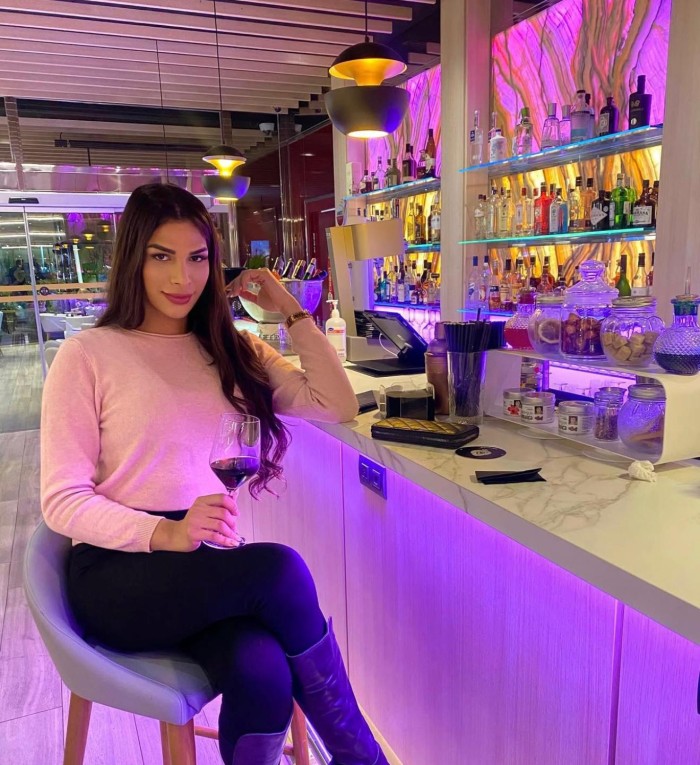 TRANS ARDIENTE POLLONA LECHERA SEXO ADICTIVO