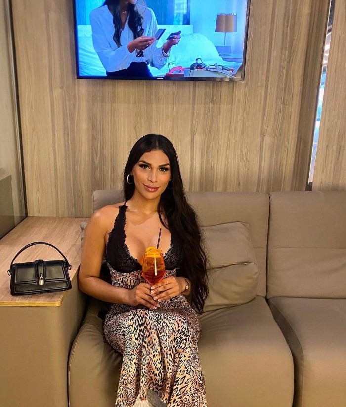 TRANS ARDIENTE POLLONA LECHERA SEXO ADICTIVO