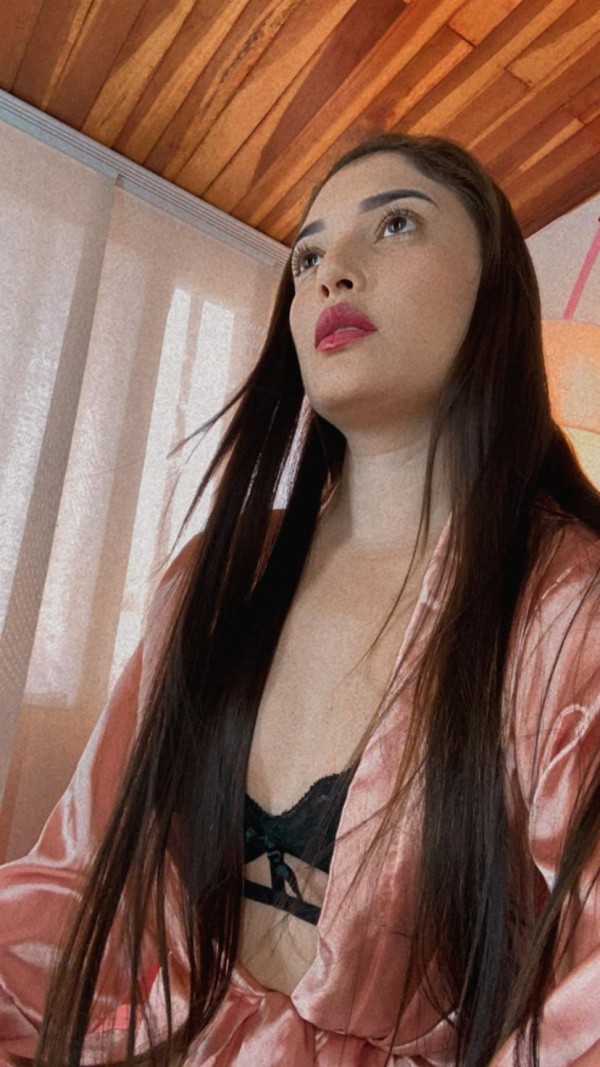 MARTINA NOVEDAD EN LANZAROTE ARRECIFE GUAPISIMA