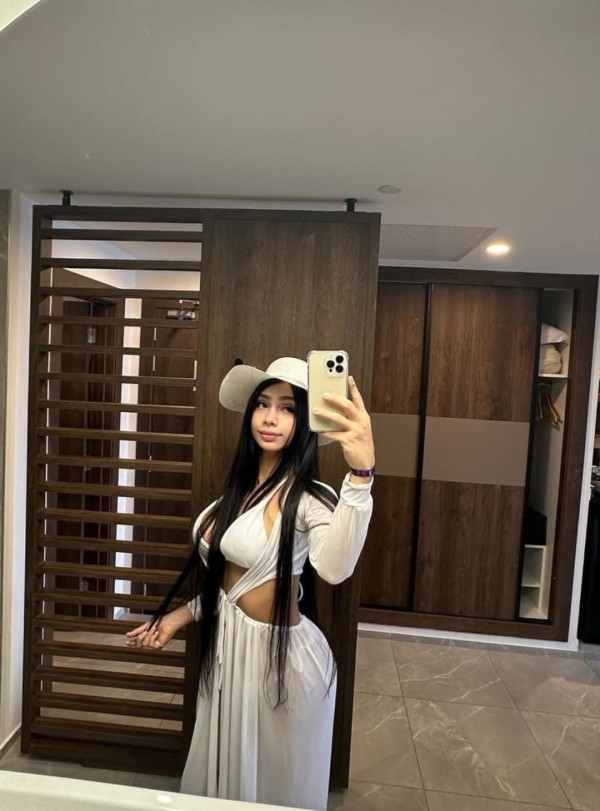 NUEVA EN TU CIUDAD!! KENDAL FIESTERA DESCOMPLICADA DOMINA