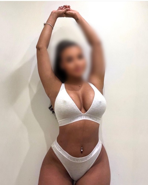 COLOMBIANA A LA ESPERA DE SU LECHE