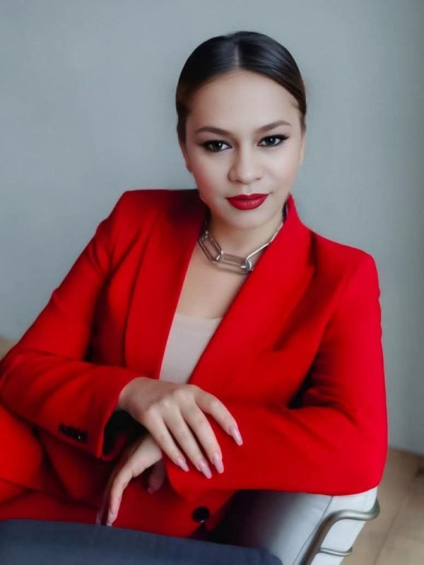 Nueva ,sumisa masajista