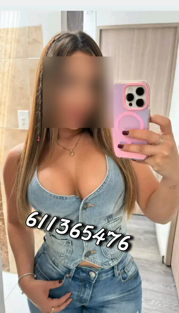 Chica latina joven ardiente nueva en tu ciudad