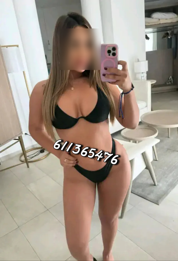 Chica latina joven ardiente nueva en tu ciudad