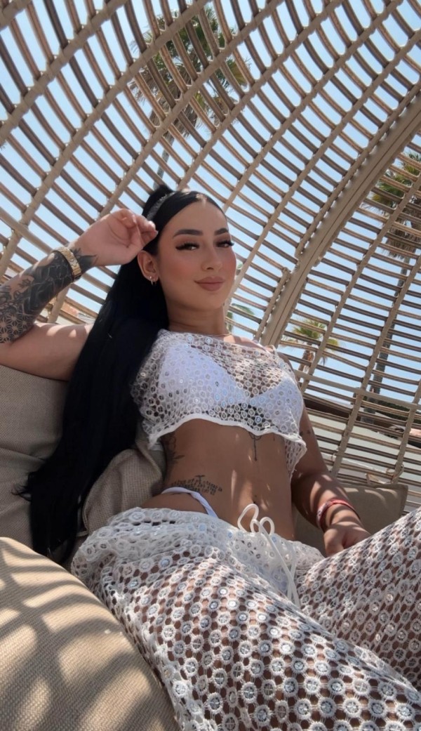 SOY CRISTAL UNA HERMOSA venezolana enrrolladora