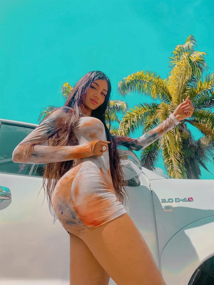 LAURA TRANS – TODO TIPO DE FIESTAS PRIVADAS Y MUCHO MAS