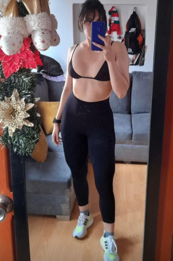 Latina joven muy ardiente y coqueta