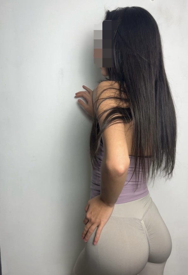 MUY DELGADA BLANCA DE PIEL