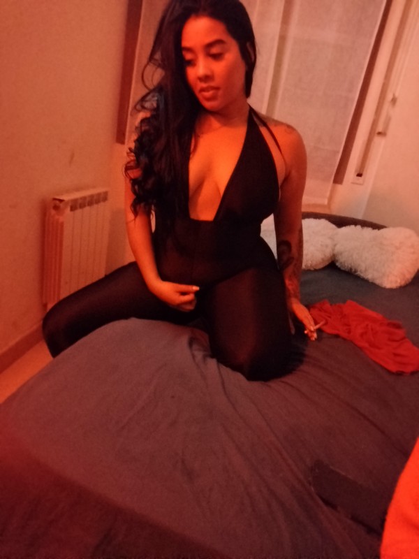 Hola soy una linda colombiana