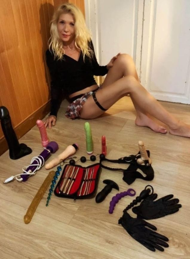 NOVEDAD YECLA HERMOSA RUBIA MADURA COMPLACIENTE