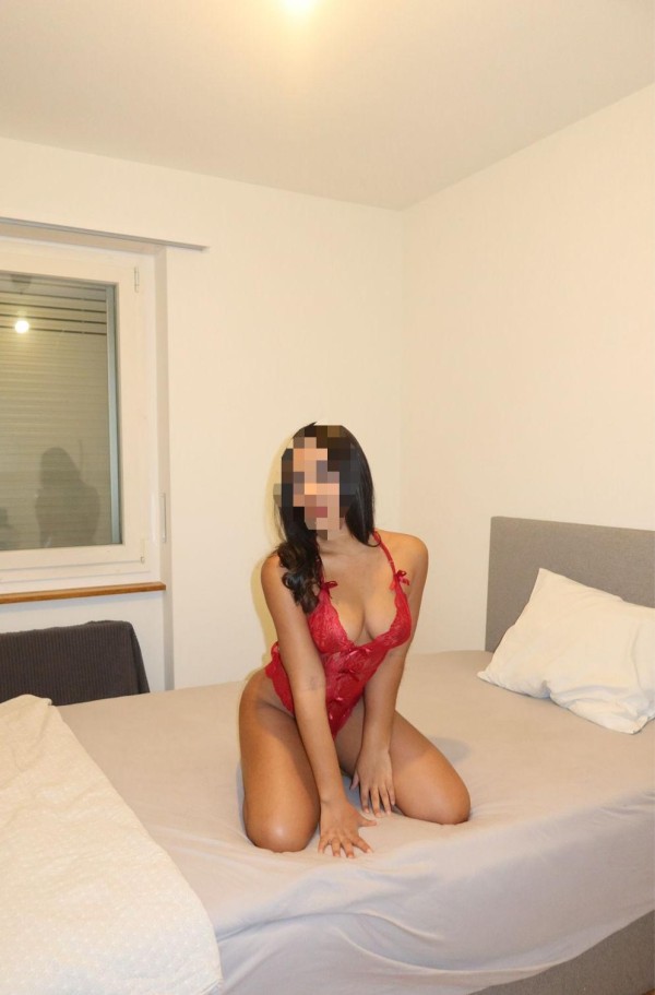 SOMOS GRUPITO DE AMIGAS DISPONIBLES PARA TI RICOS MASAJES