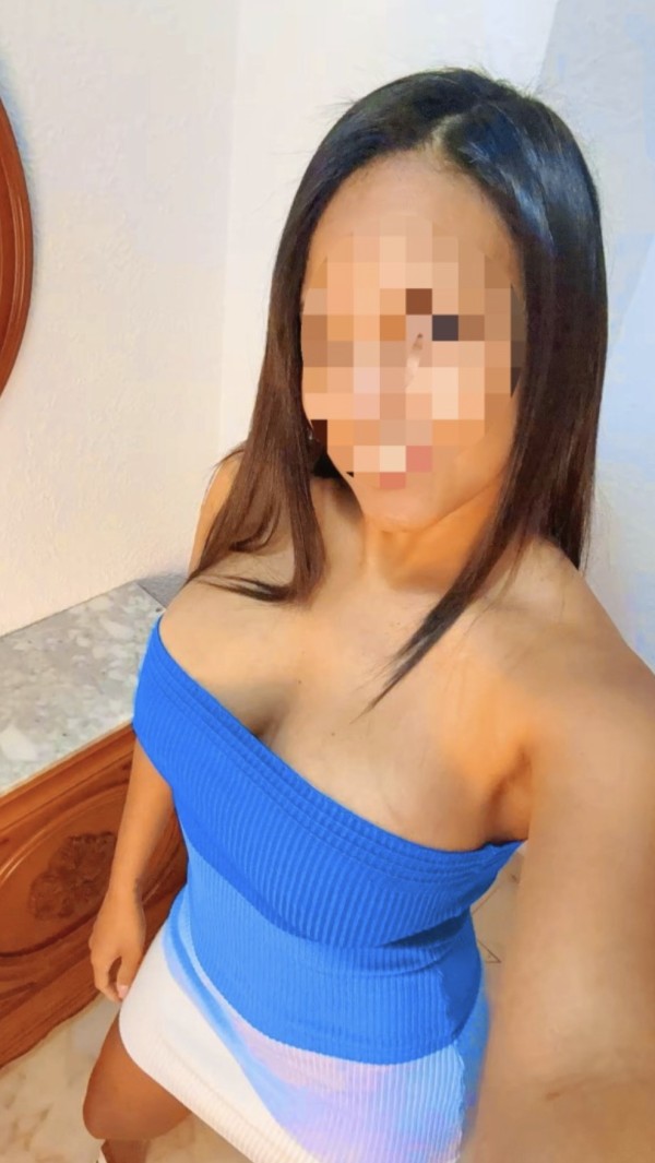 Novedad 20 años caliente cerradita ricas posturas