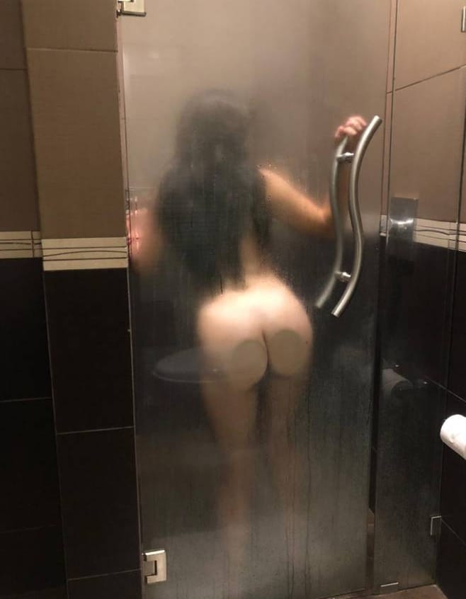 QUE RICO SENTIR TU LENGUA MOVERSE EN MI CLITORIS