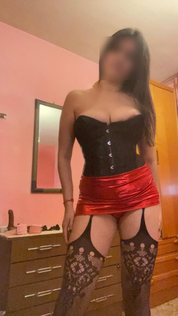 JOVENCITA RECIEN LLEGADA  SALIDAS A HOTEL  Y DOMIC