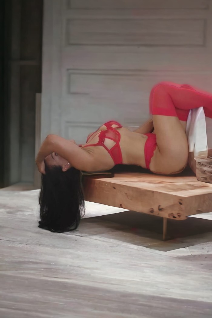 SENSUAL MADURITA CANDENTE Y FOGOSA