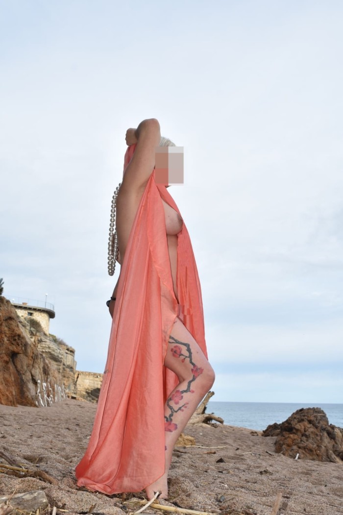 ARDIENTE SENSUAL COMPLACIENTE BUENA  AMANTE