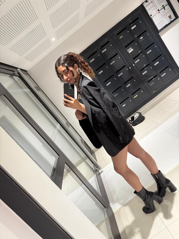 Thalia, SOFISTICADA Y SEDUCTORA