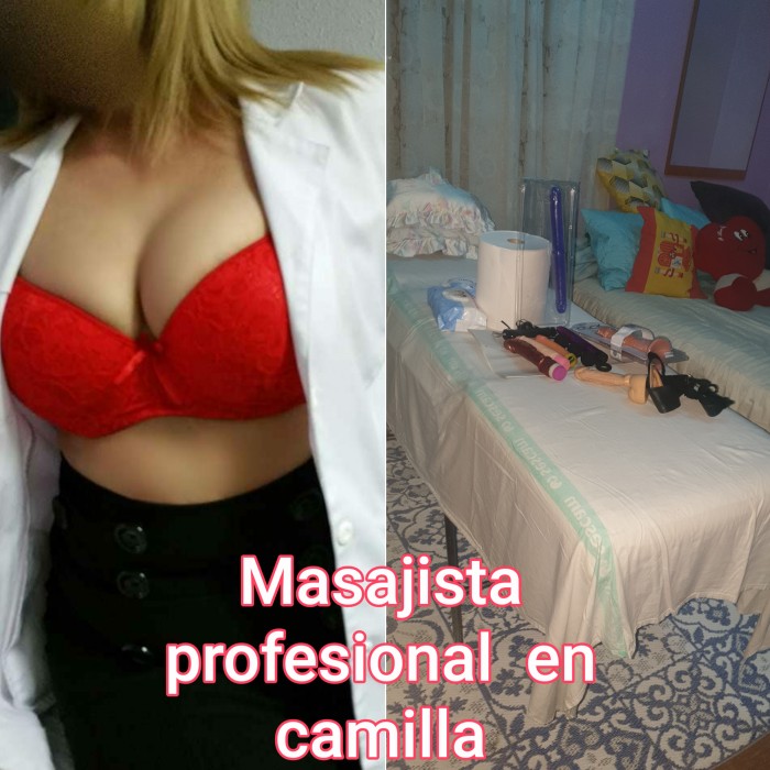 Masajista profesional en camilla