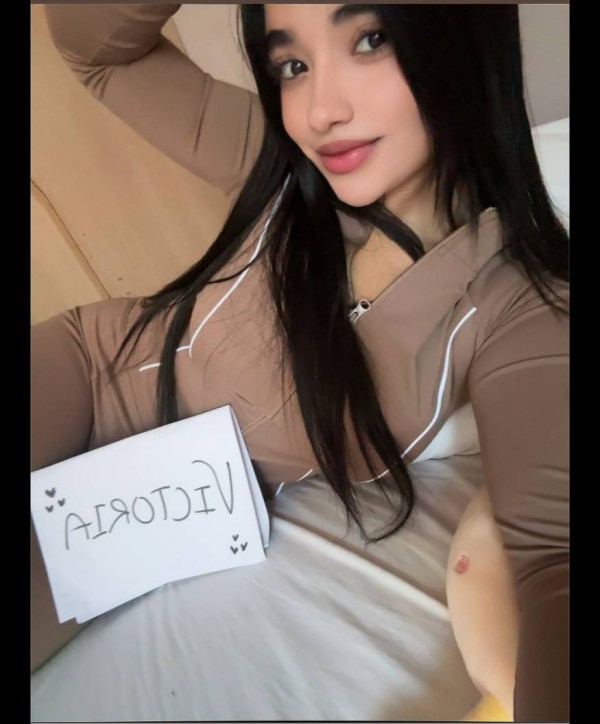 universitaria muy guapa 20 años