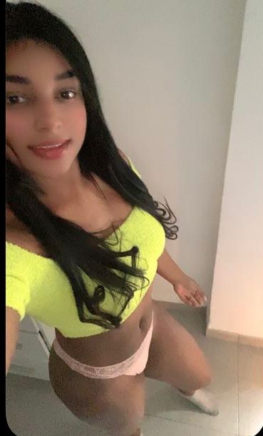 GUAPÍSIMA VALENTINA MASAJES EN BRAGUITAS Y MAS