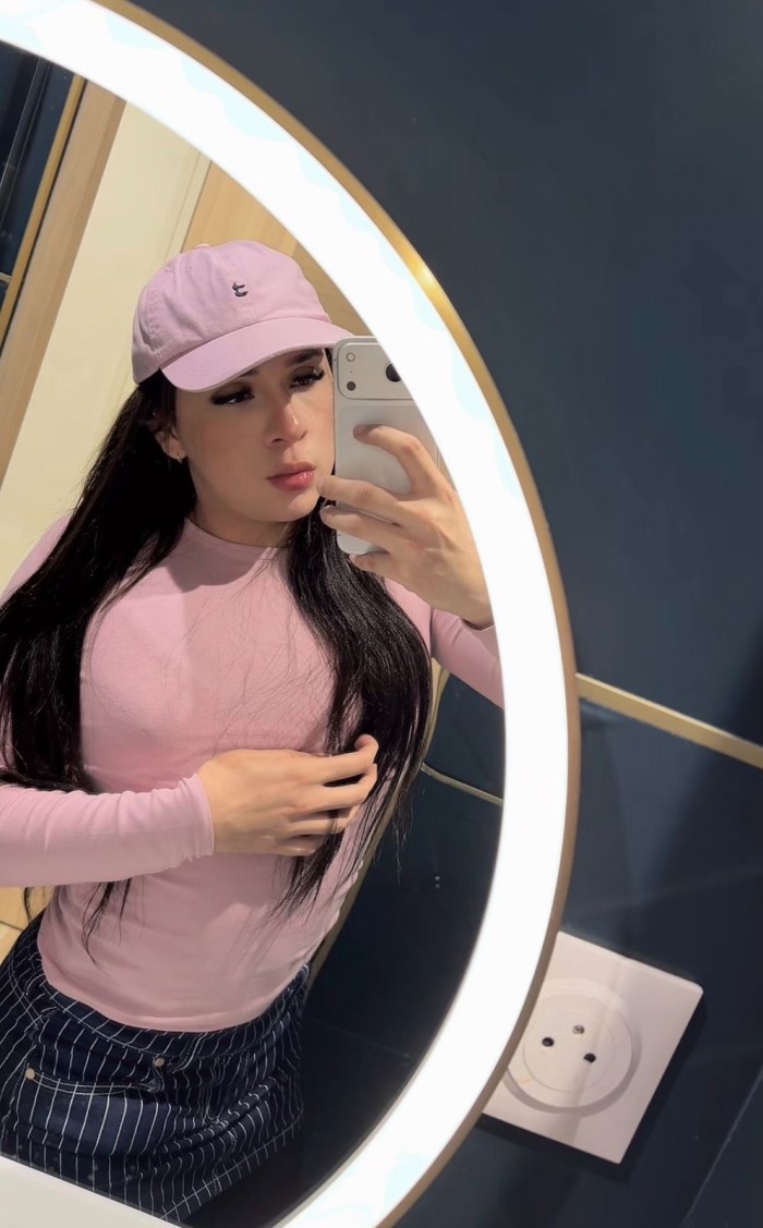 Muñequita trans morbosa y apasionada