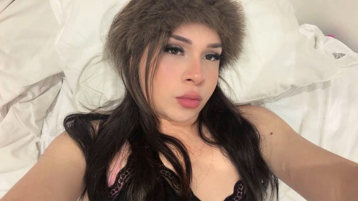 Muñequita trans morbosa y apasionada