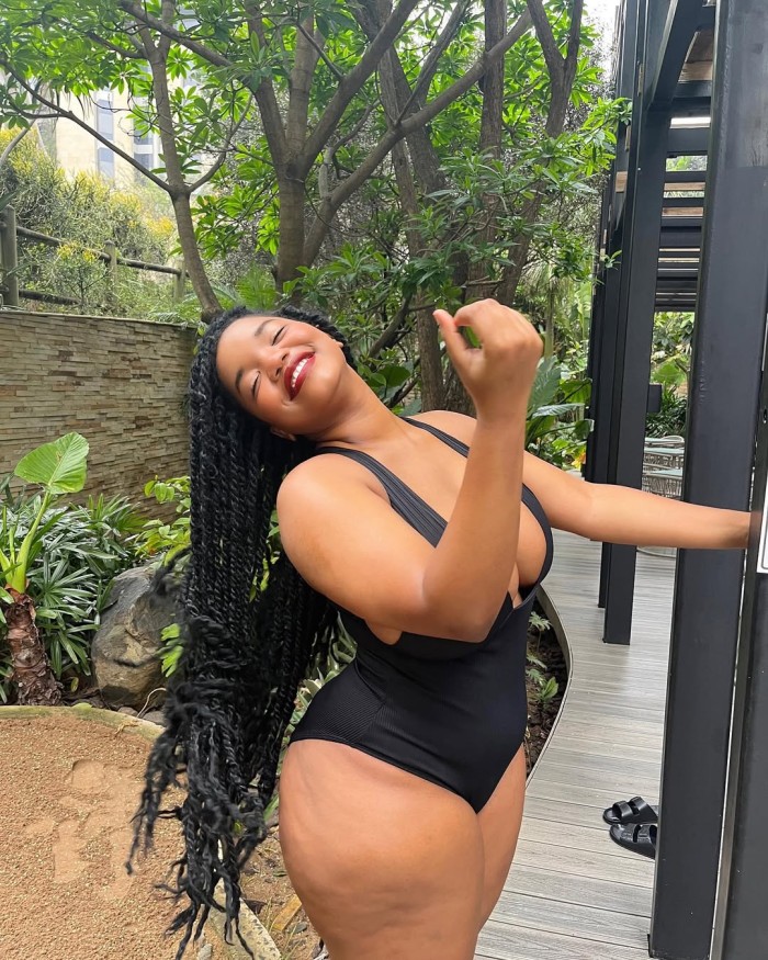 CARLA VICIOSA REINA DE LAS NOCHES BLANCAS