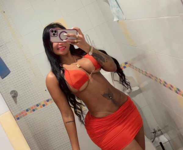 UNA MUJER LLENA DE SORPRESAS , ENCANTO DE MUJER COLOMBIANA