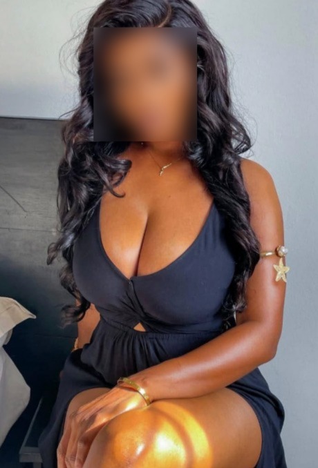 MORENA LATINA EXPLOSIVA CON CUERPO DE DIOSA.