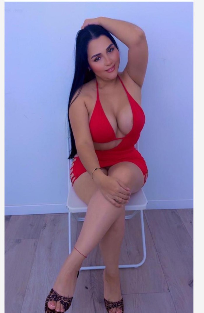 ESTOY MOJADITA VEN A BUSCARME