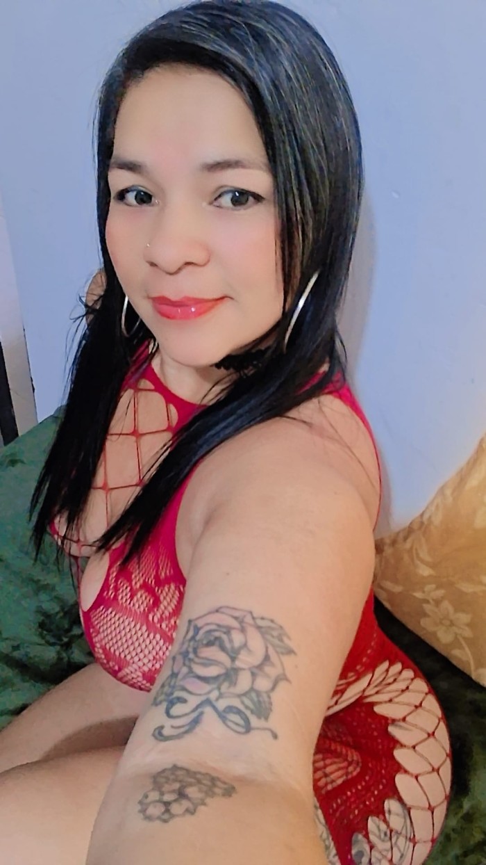 QUIERO UNA CORRIDITA EN MI CULO GRANDE