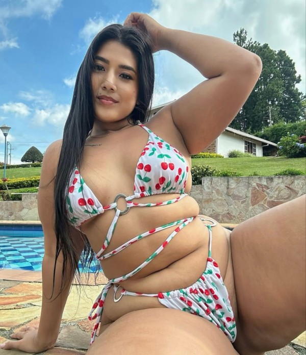 En FUENGIROLA rellenita sexy FIESTERA REAL sin tabúes