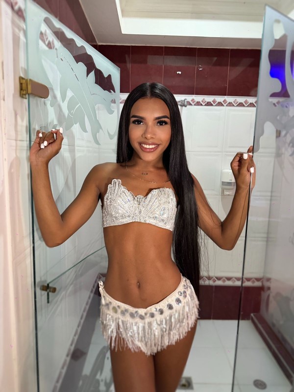 ZOE bonita morenita trans NUEVA en la ciudad