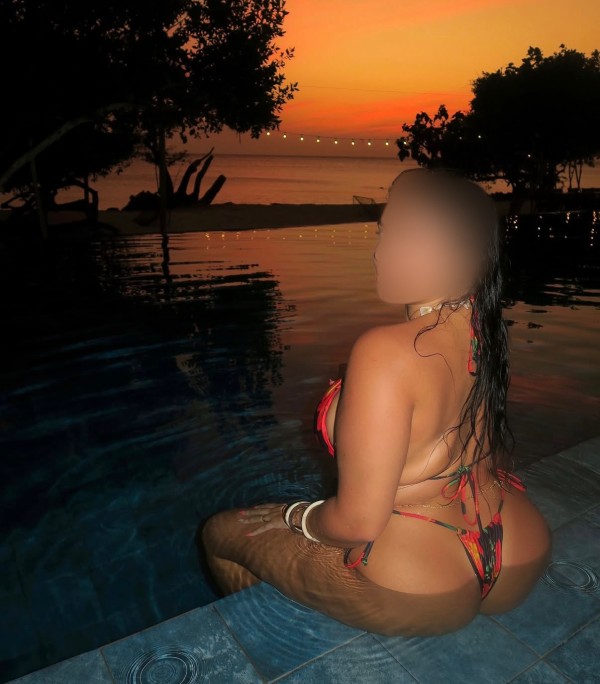 LINDA JOVEN CON CURVAS ARDIENTES, EN VILLAVERDE!!