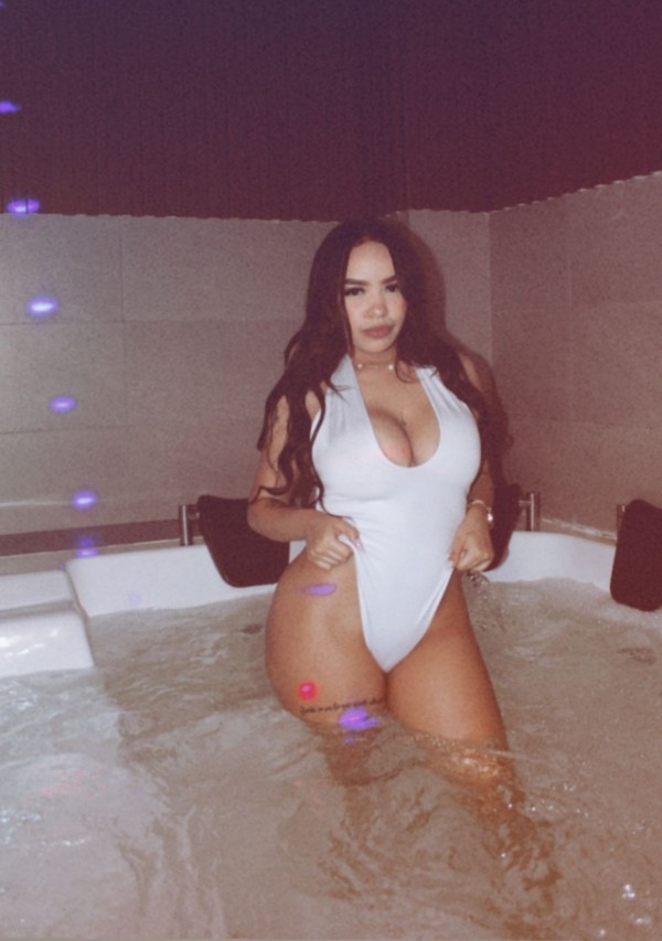 MIa venezolana fiestera tragona