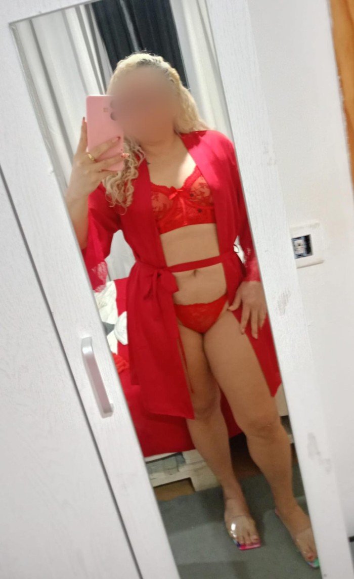 SOY SOFIA UNA COLOMBIANA MUY ATENTA Y CALIENTE