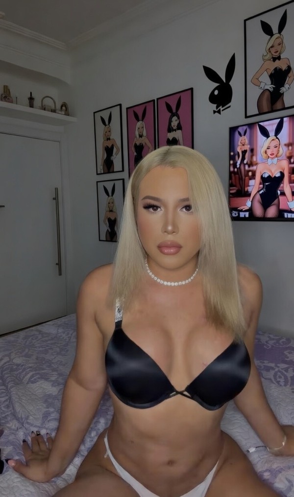 Rubia Sin CensuraTu Perdición Dorada