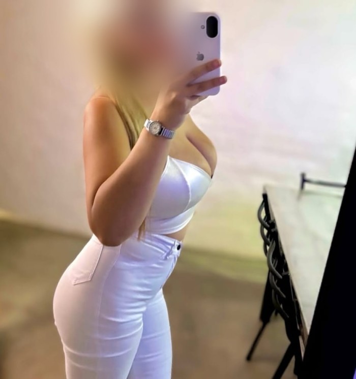 Rubia guapísima domicilios y hoteles Madrid