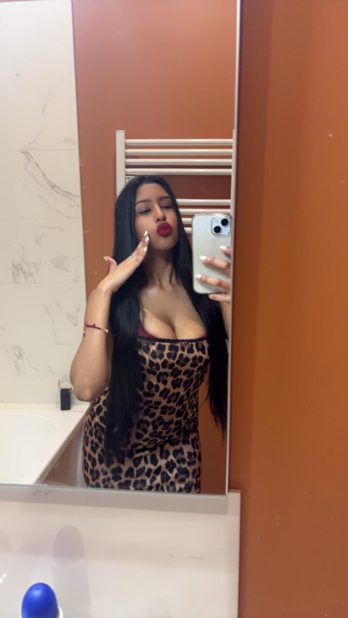 NOVEDAD KAMILA EN REUS ! JOVENCITA MORBOSA IMPLICADA DISCRETA