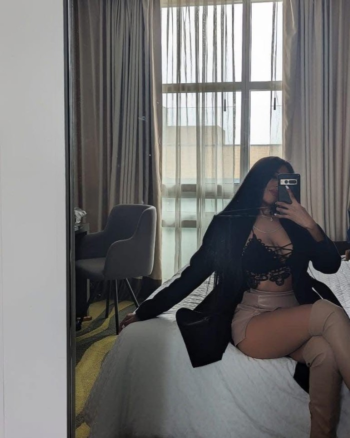 NOVEDAD KAMILA EN REUS ! JOVENCITA MORBOSA IMPLICADA DISCRETA