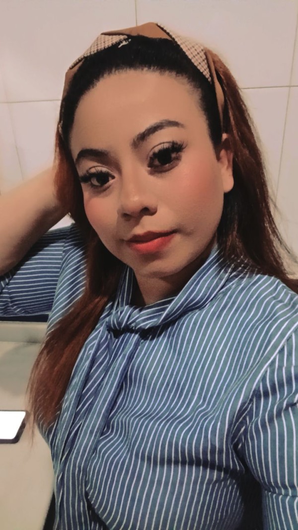 CHICA CURVI GUARRILLA Y VICIOSA EN MALAGA