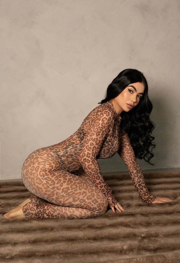Latina joven extrovertida 662452473
