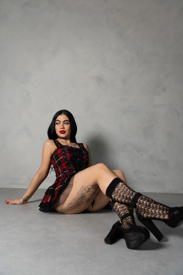 Latina joven extrovertida 662452473