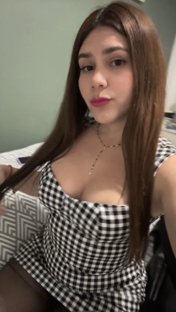 CARIÑOSA SÚPER FIESTERA