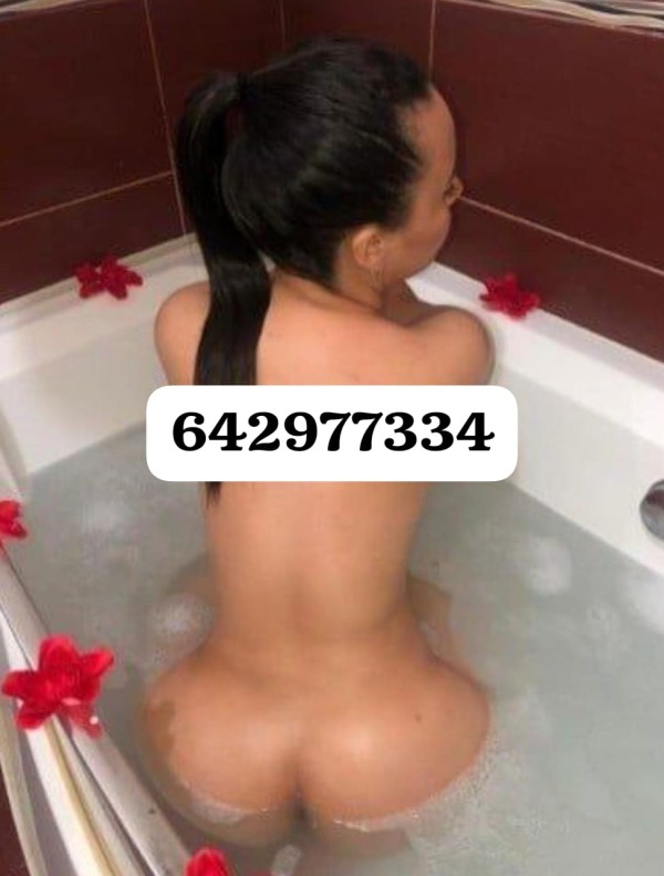 Folla mi culito en 4 y Azotame fuerte en rubí 24 hs