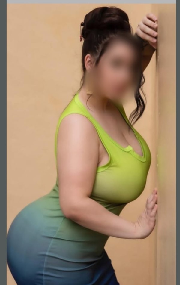 Lara Gorda y puta sin complejos no WhatsApp recibo sola