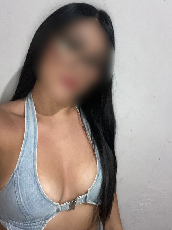 NOA COLOMBIANA GUAPA FIESTERA TRATO DE NOVIOS en torremolinos